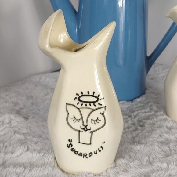 Vintage Coffee Pot With Sugar & Creamer Set - Picture 6 of 10